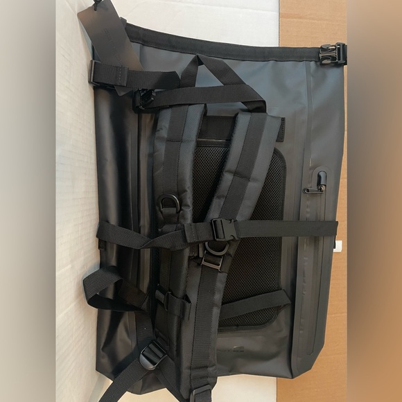 Waterproof Faraday Dry Bag - 17L Backpack - Picture 9 of 14